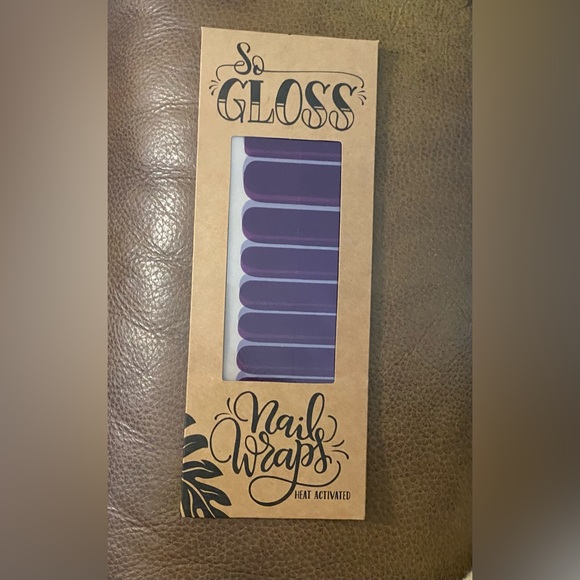 NWT So Gloss Nail Wraps Heat Activated Solid Plum 24 Count - Picture 2 of 3
